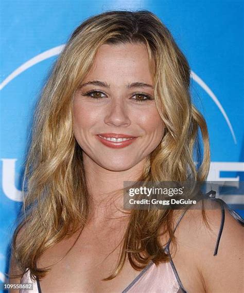 linda cardellini body|6,419 Linda Cardellini Photos & High Res Pictures.